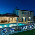 Klara Villa Juršići