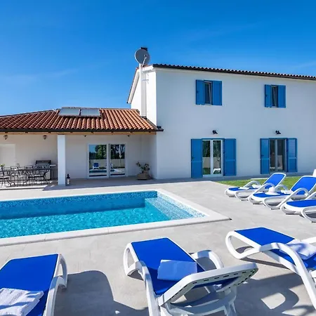 빌라 Klara Juršići