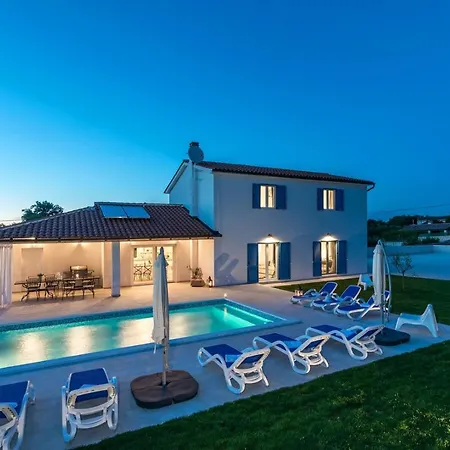 Klara Villa Juršići