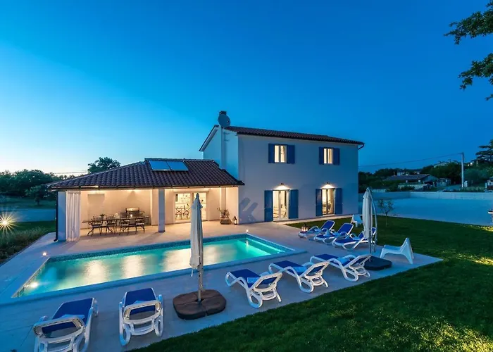 Klara Βίλα Juršići