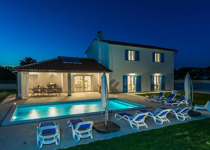 Klara Βίλα Juršići